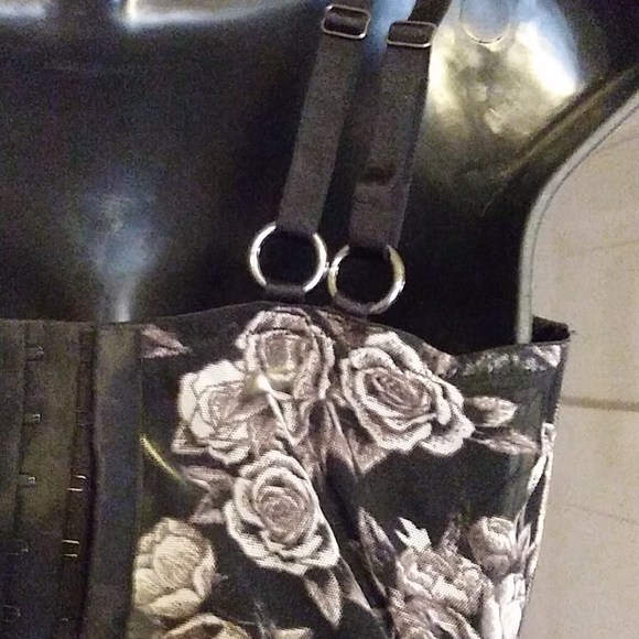 Victoria's secret GORGEOUS bustier - Picture 5 of 6